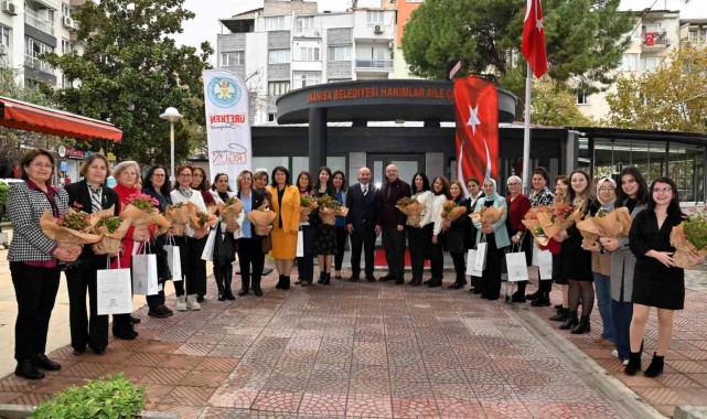 Manisalı kadın muhtarlara kutlama yapıldı