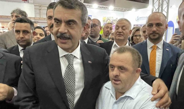 Milli Eğitim Bakanı Tekin, 'Engelsiz Yaşam Fuarı Farkındalık Zirvesi'ne katıldı