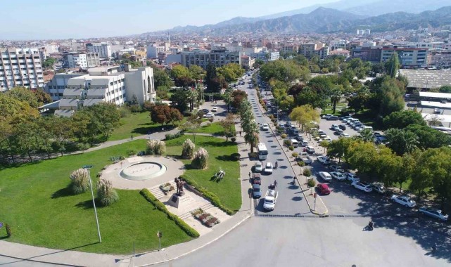 Salihli'de 43 yıllık hat değişiyor, saniyede 250 litre su gelecek