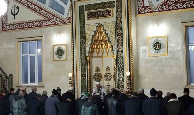 Selendililer Filistin için sabah namazında buluştu