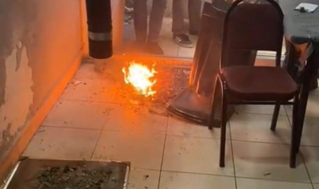 Şok görüntü: Polisi gördü, uyuşturucuları sobada ateşe verdiler!