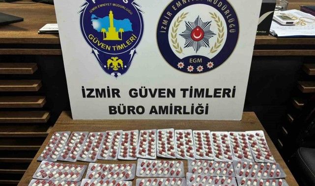 Sokakta seyyar eczacı gibi gezen torbacı yakalandı