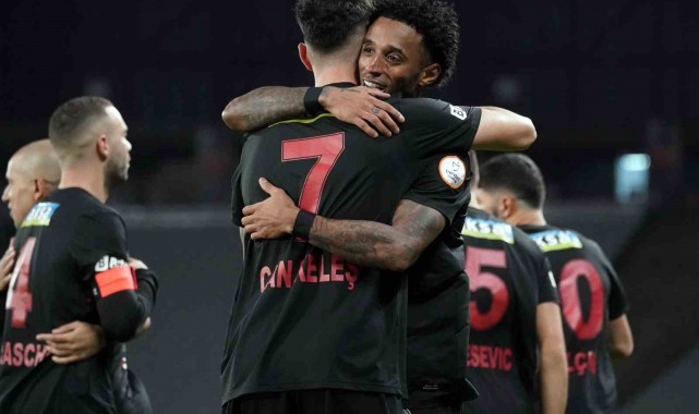 Trendyol Süper Lig: Fatih Karagümrük: 3 - İstanbulspor: 0