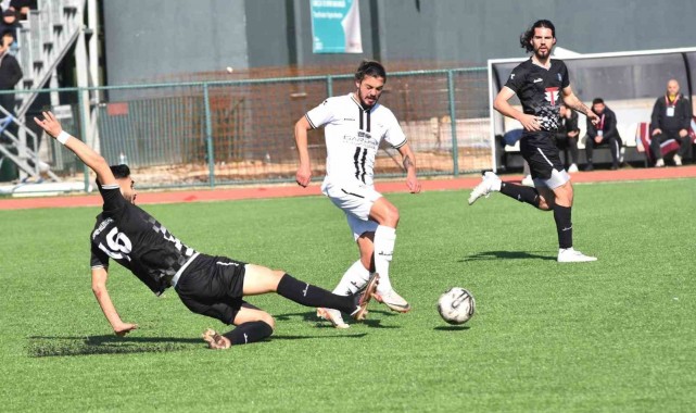 1965 Manisa Spor Kulübü şampiyonluk yarışında yara aldı