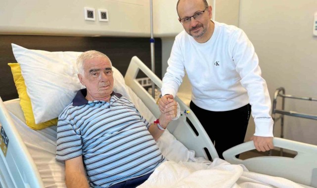 Baba-oğul robotik protezle yürüdüler