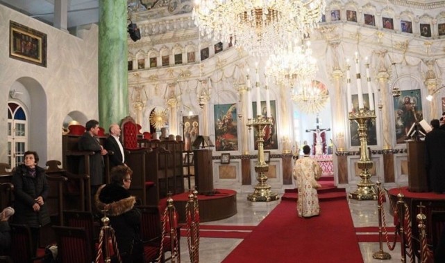 Büyükada'da denizden haç çıkarma töreni gerçekleşti