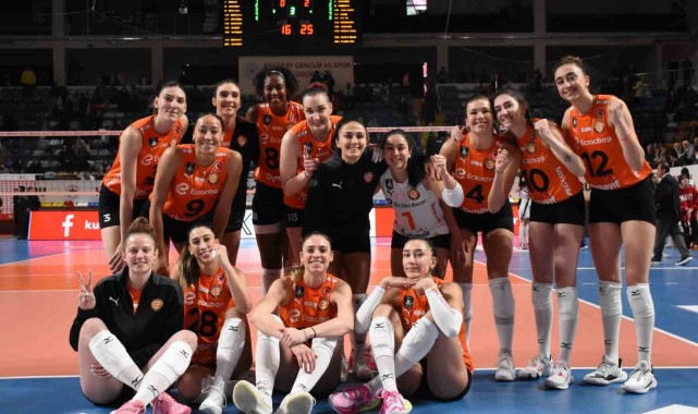 Eczacıbaşı Dynavit, Kuzeyboru karşısında set vermedi