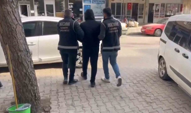 Evlerinden silah dükkanı çıktı! 5 gözaltı