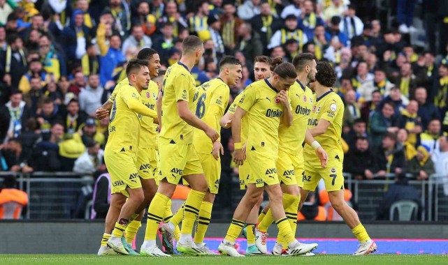Fenerbahçe deplasmanda yenilmezlik serisini 9 maça çıkardı