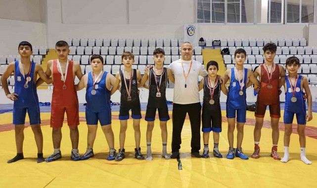 İlçenin altyapı güreşçileri Türkiye Şampiyonalarına damga vuruyor