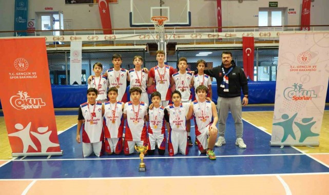 Manisa Okul Sporları Yıldızlar Basketbol İl Birinciliği müsabakaları sona erdi