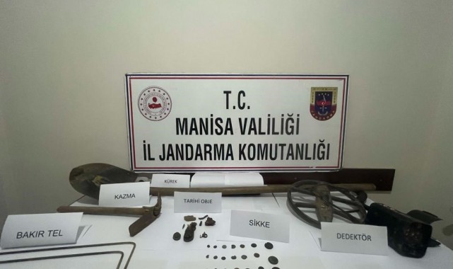 Manisa'da definecilere operasyon: Çok sayıda tarihi eser ele geçirildi