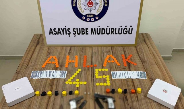 Manisa'da kumar operasyonu: 23 kişiye 147 bin 775 TL para cezası