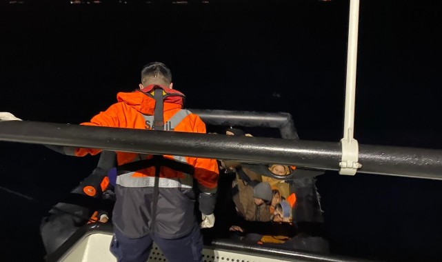 Ölümle burun buruna gelen 95 göçmen kurtarıldı