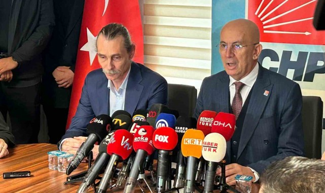 Oyuncu Erdal Beşikçioğlu, CHP Ankara İl Başkanlığını ziyaret etti