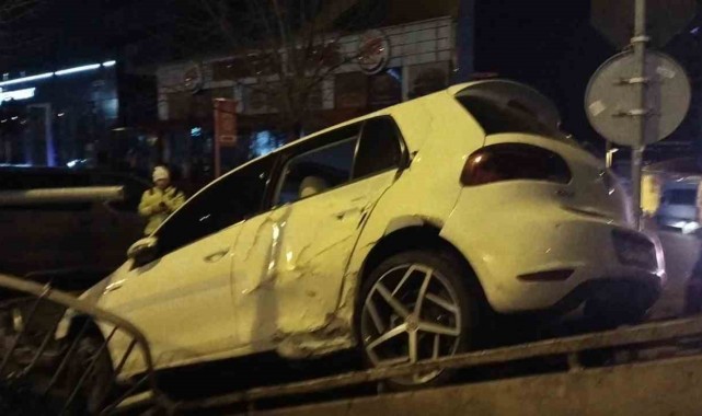 Polisten kaçan araç sürücüsü otoparka uçtu!