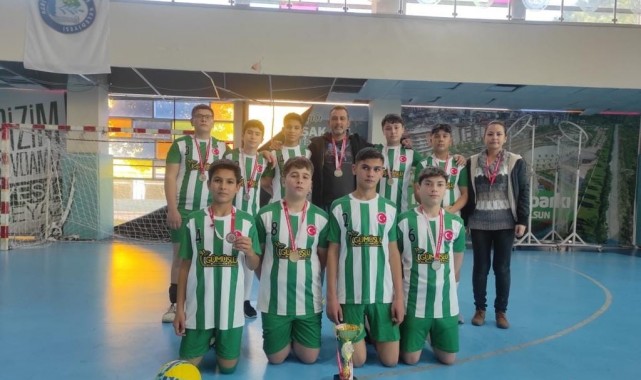 Sarıgöl ortaokullarından voleybolda büyük başarı