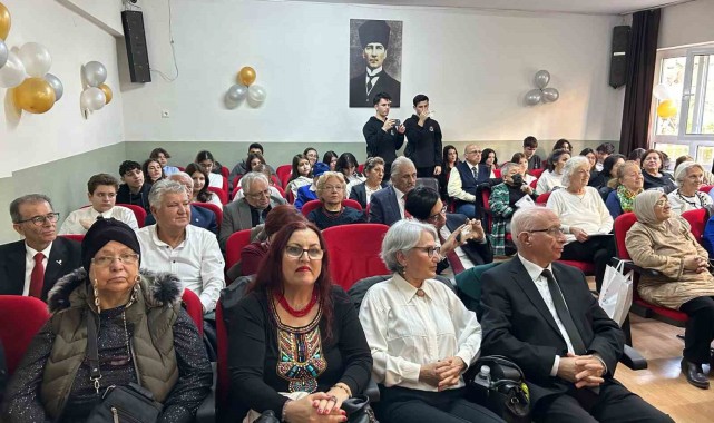 60 yaş üstü öğrenciler karnelerini aldı