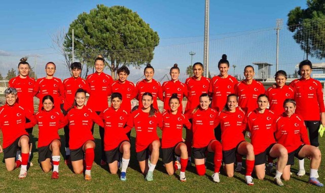 A Milli Kadın Futbol Takımı, Yunanistan ve Romanya maçlarının hazırlıklarını sürdürdü