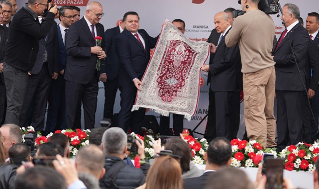 Bahçeli Manisa'da konuştu! ''Özgür Bey Ateşle Oynuyor''