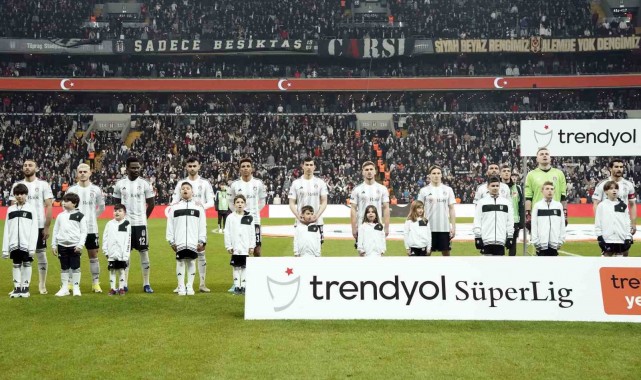 Beşiktaş'ta Fernando Santos'tan 4 değişiklik