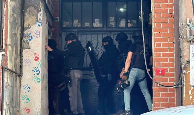 Çağlayan'daki saldırı girişiminin ardından İdil Kültür Merkezine terör operasyonu: 3 gözaltı