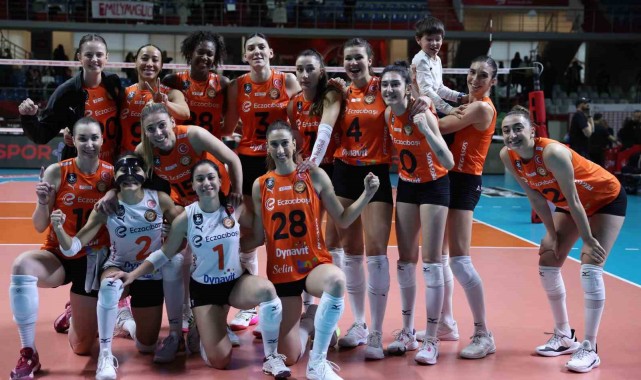 Eczacıbaşı Dynavit, Beşiktas Ayos'a set vermedi