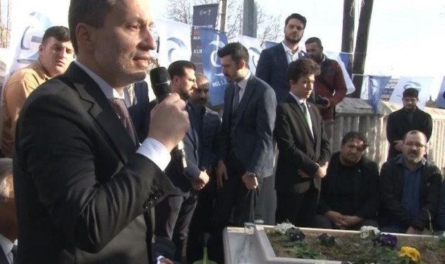 Eski başbakanlardan Necmettin Erbakan kabri başında anıldı