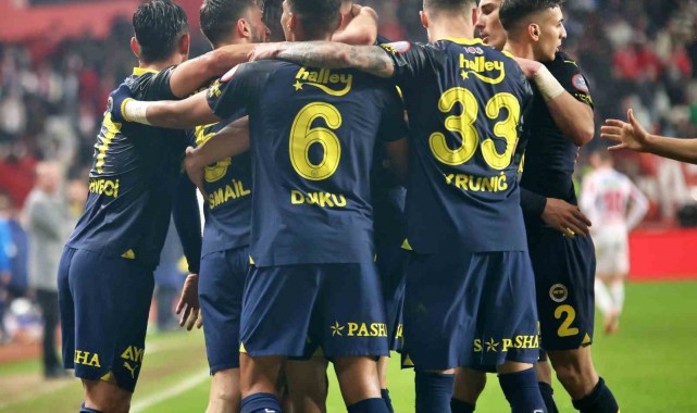 Fenerbahçe deplasmanda yenilmezlik serisini 12 maça çıkardı