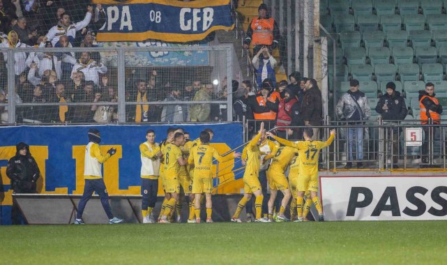 Fenerbahçe, Rizespor'a karşı son 10 maçı kazandı