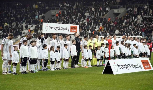 Fernando Santos'tan 4 değişiklik