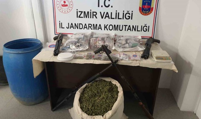 Jandarmadan uyuşturucu baskını, 2 gözaltı