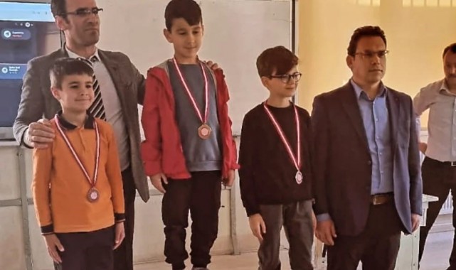 Manisa'da 'Akıl ve Zeka Oyunları Turnuvası' yapıldı