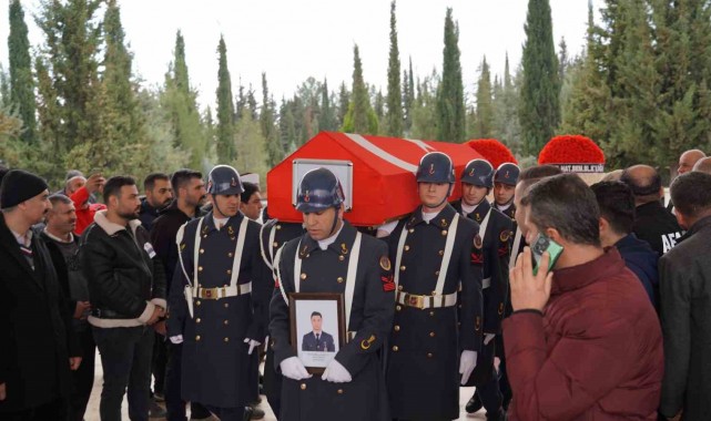 Rahatsızlık sonucu hayatını kaybeden asker son yolculuğuna uğurlandı