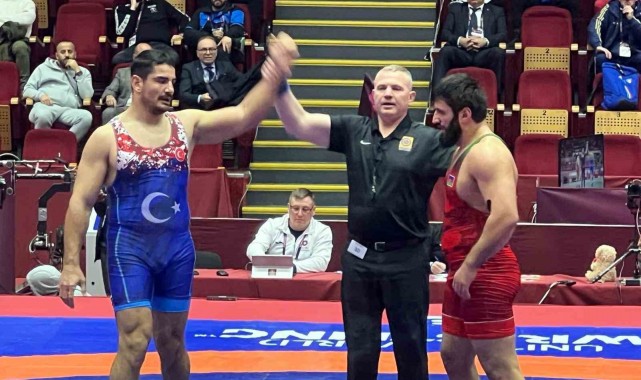 Serbest stilde milli güreşçiler finalde