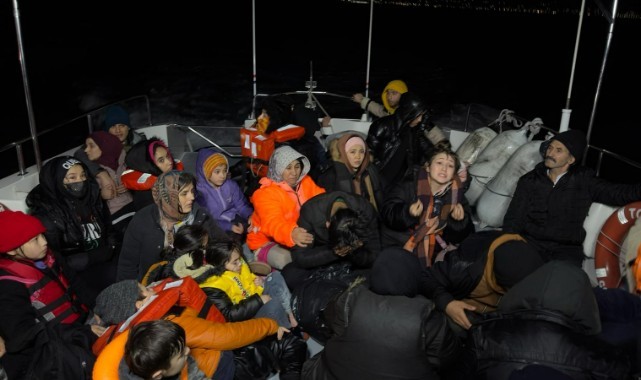 Ülkeyi yasadışı yollarla terketmeye çalışıyorlardı:77 kişi yakalandı