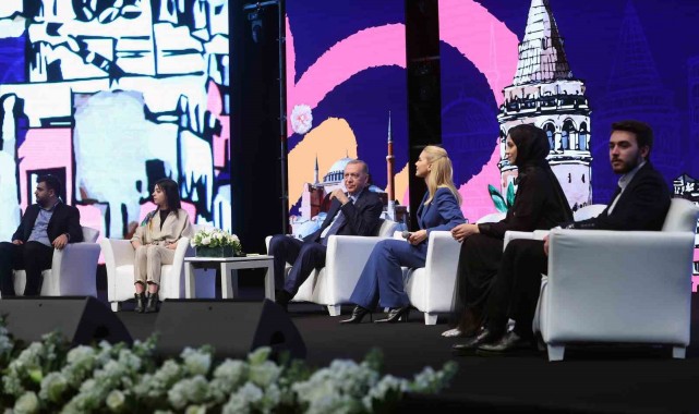 Cumhurbaşkanı Erdoğan: "Genç kardeşlerim bunları bir daha dönmemek üzere sandığa gömerse, Bay Bay Kemal tekrar dönmek istiyor, belki onun yolu da açılır"