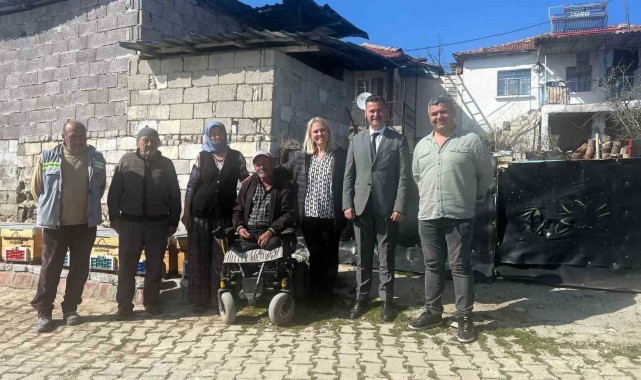 Engelli arıcıya büyükşehirden kovan desteği