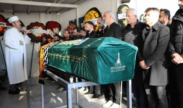 Eski milli futbolcu  son yolculuğuna uğurlandı