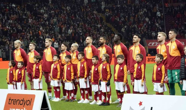 Galatasaray'da derbide hedef 3 puan