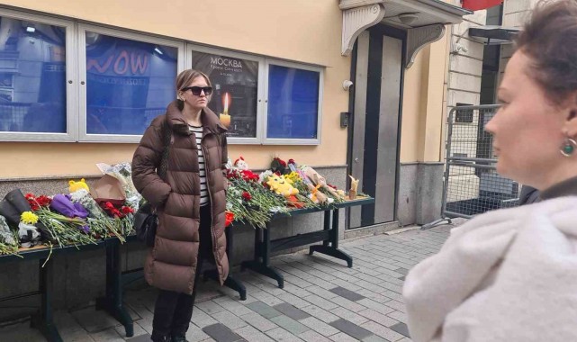 İstiklal Caddesi'ndeki Rusya Konsolosluğu'nda hüzün hakim