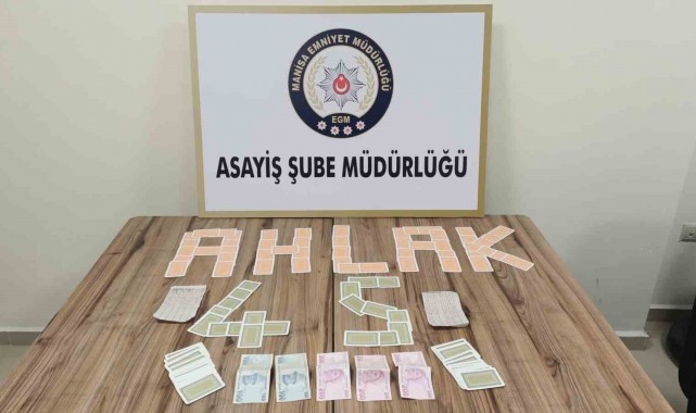 Manisa'da 4 iş yerine kumarhane baskını