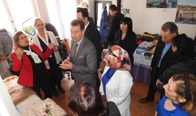 Manisa'da Kadın Kooperatifi el ürünleri sergisi açıldı