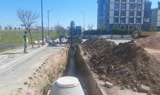 MASKİ'den kısmi yağmursuyu hattı döşeme çalışması
