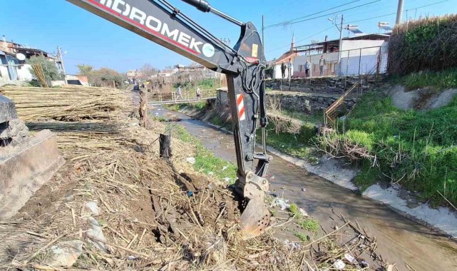 MASKİ'den Şehitler Mahallesinde dere temizliği