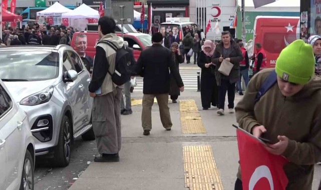 O partinin seccade dağıtmasına vatandaşlar tepki gösterdi!