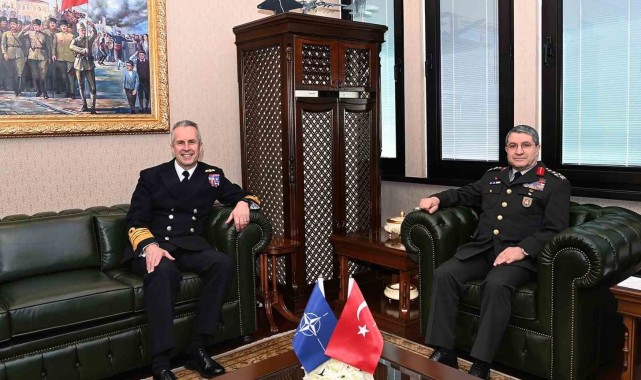 Oramiral Sir Keith Blount'tan Kara Kuvvetleri Komutanına ziyaret