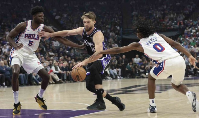 Sabonis'in triple-double yaptığı maçta Kings, 76ers'ı mağlup etti