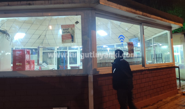 Turgutlu'da olaylı gece! Motosikletli ve maskeli şüpheliler kahvehaneye ateş açtı