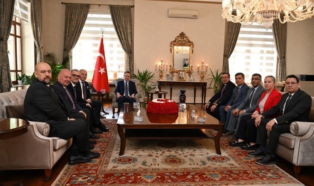 Vali Ünlü Üniversite Olimpiyatları Heyetinin çalışmaları hakkında bilgi aldı